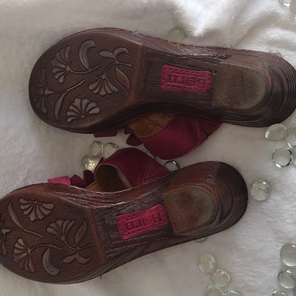 BORN Mulberry Leather Sandals - Picture 5 of 7